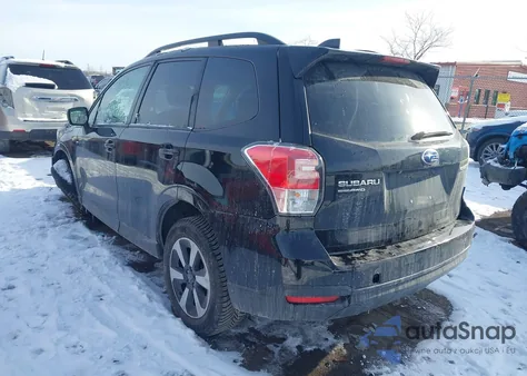 2018 Subaru Forester 2.5I Premium z USA, uszkodzony, nr VIN JF2SJAGC2JH416048